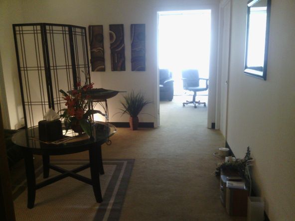 SMART LAYOUT, SEVERAL USES. 3 ROOM OFFICE, STYLISH. WELCOMING, PROFESSIONAL BUILDING.